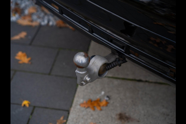 Volvo XC60 2.0 Recharge T6 AWD R-Design / Pano / Memory / Trekhaak / Blis / Camera