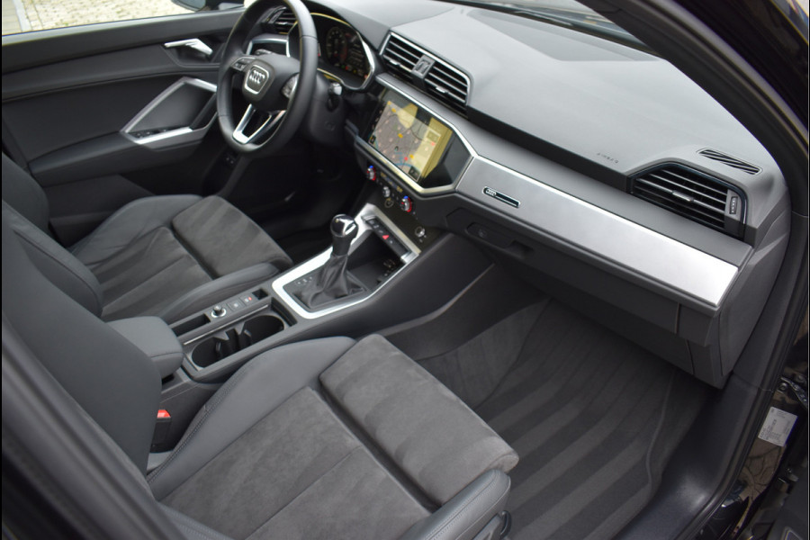 Audi Q3 45 TFSI e S-Line 245 Pk Black Ed Navi Leder/Alcantara Keyless Camera 19 Inch