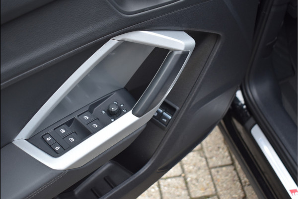 Audi Q3 45 TFSI e S-Line 245 Pk Black Ed Navi Leder/Alcantara Keyless Camera 19 Inch