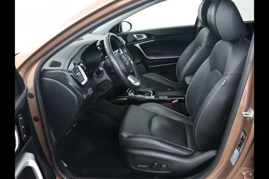 Kia Ceed 1.6 GDI PHEV ExecutiveLine | Panoramadak | Stoelventilatie | Leder | Adaptive cruise | Camera | Carplay | Keyless | Achterbankverwarming | Navigatie | Full LED | Stuurverwarming | Memory | Plug In