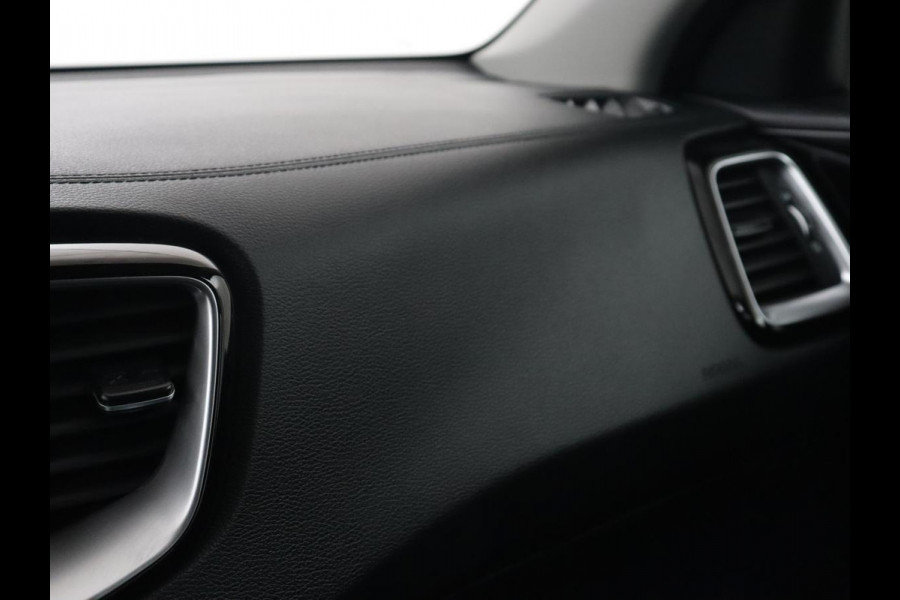 Kia Ceed 1.6 GDI PHEV ExecutiveLine | Panoramadak | Stoelventilatie | Leder | Adaptive cruise | Camera | Carplay | Keyless | Achterbankverwarming | Navigatie | Full LED | Stuurverwarming | Memory | Plug In