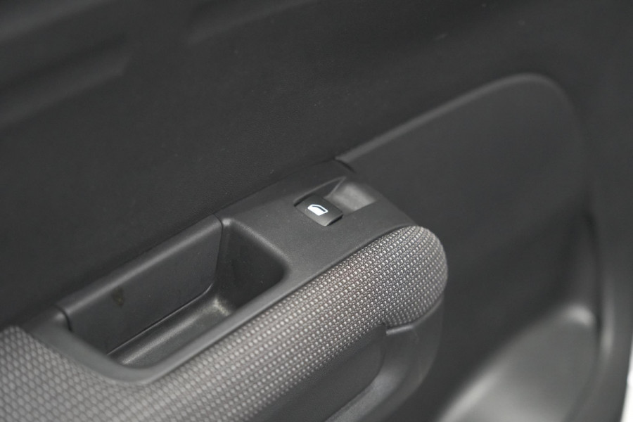 Citroën C3 Aircross PureTech 130 EAT6 Plus | Stoelverwarming | Parkeersensoren | Apple Carplay