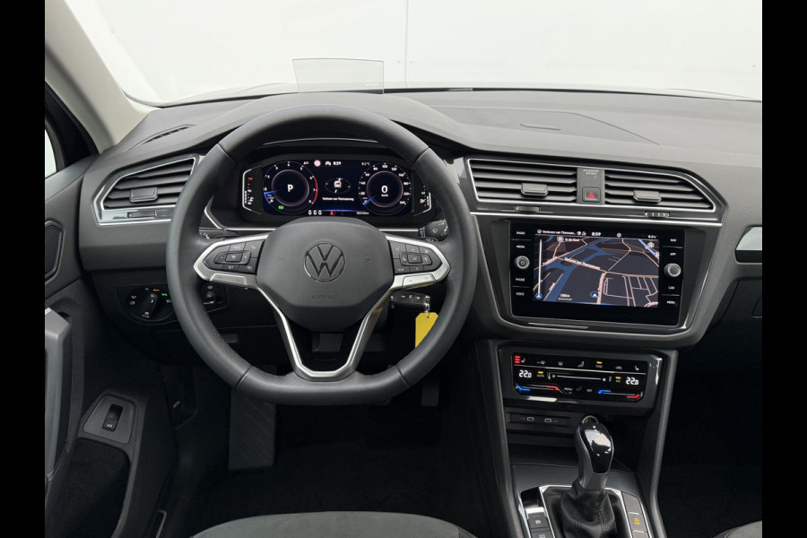 Volkswagen Tiguan 1.5 TSI Elegance | Trekhaak | ACC | IQ Light | DAB+ | HUD | 18 inch