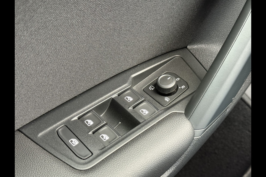 Volkswagen Tiguan 1.5 TSI Elegance | Trekhaak | ACC | IQ Light | DAB+ | HUD | 18 inch