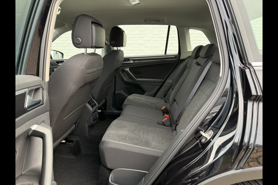 Volkswagen Tiguan 1.5 TSI Elegance | Trekhaak | ACC | IQ Light | DAB+ | HUD | 18 inch