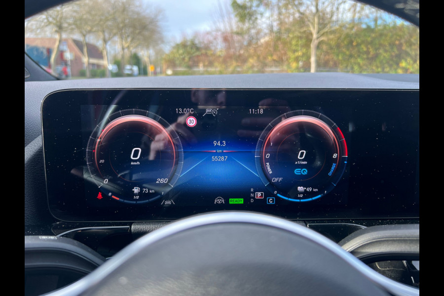 Mercedes-Benz GLA 250 e Progressive I Panorama Dak I Sfeerverlichting I Apple Carplay