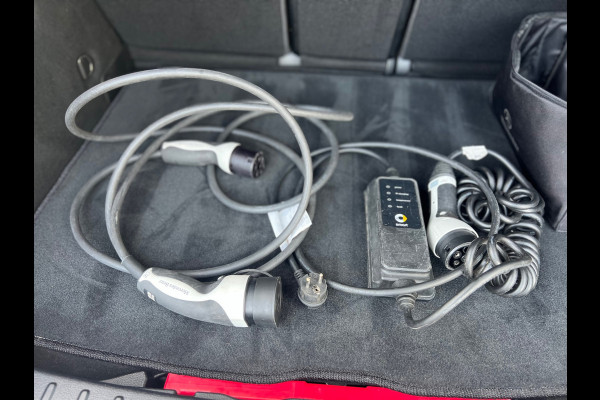 Mercedes-Benz GLA 250 e Progressive I Panorama Dak I Sfeerverlichting I Apple Carplay