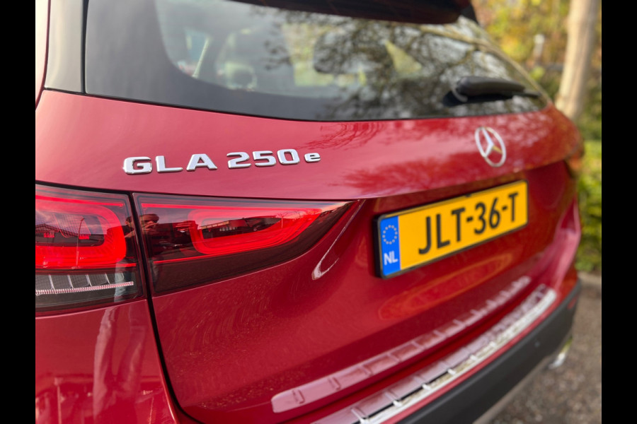Mercedes-Benz GLA 250 e Progressive I Panorama Dak I Sfeerverlichting I Apple Carplay