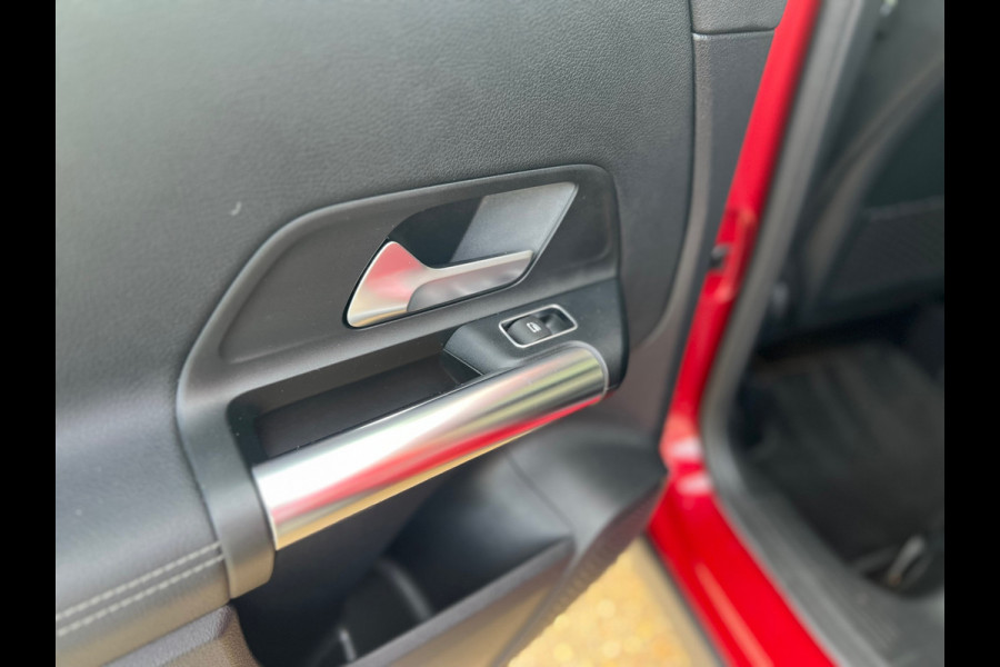 Mercedes-Benz GLA 250 e Progressive I Panorama Dak I Sfeerverlichting I Apple Carplay