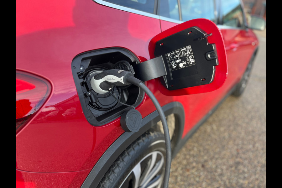 Mercedes-Benz GLA 250 e Progressive I Panorama Dak I Sfeerverlichting I Apple Carplay