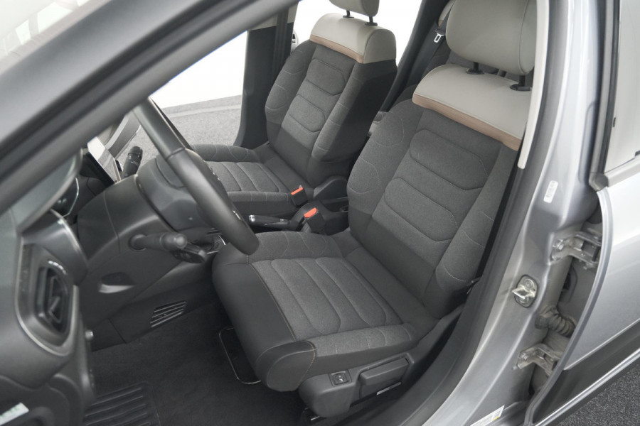 Citroën C3 PureTech 83 Max | Camera | Stoelverwarming | Navigatie | Parkeersensoren