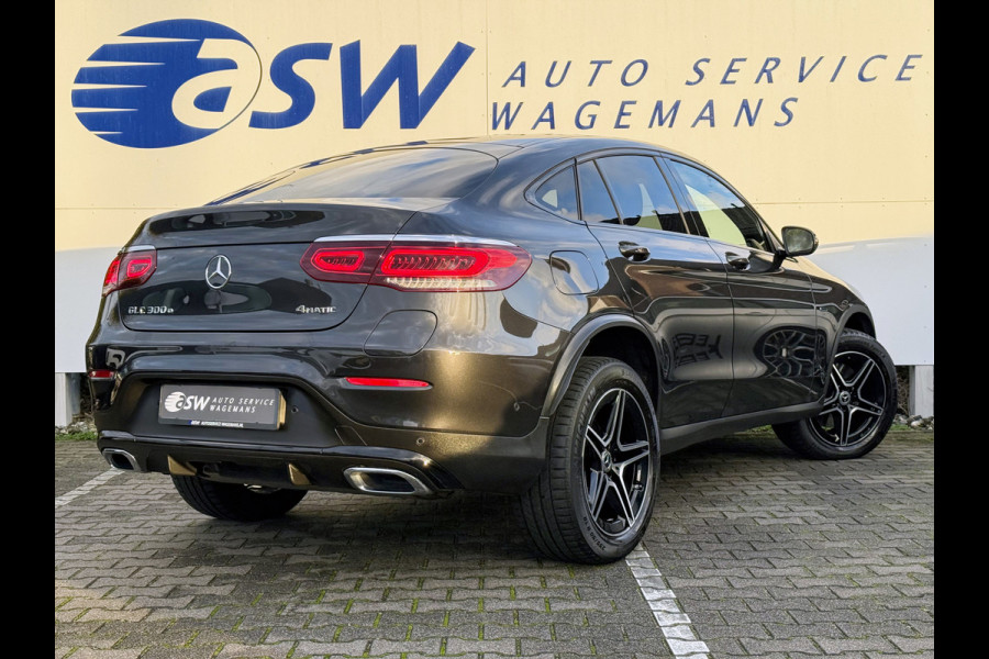Mercedes-Benz GLC Coupé 300e 4MATIC Business Solution AMG | Trekhaak | MBUX | CarPlay | Camera | LED | 19 inch