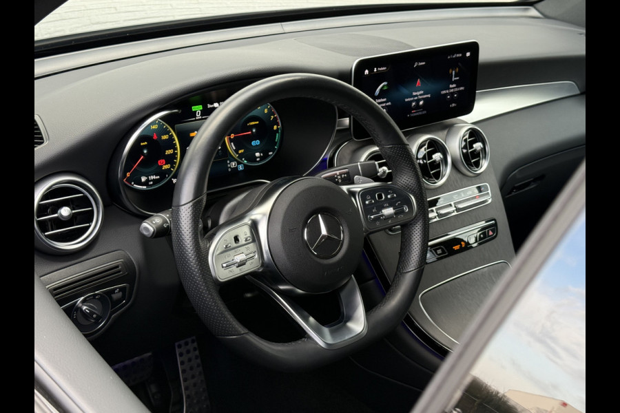 Mercedes-Benz GLC Coupé 300e 4MATIC Business Solution AMG | Trekhaak | MBUX | CarPlay | Camera | LED | 19 inch