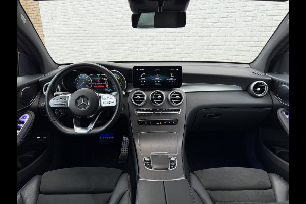 Mercedes-Benz GLC Coupé 300e 4MATIC Business Solution AMG | Trekhaak | MBUX | CarPlay | Camera | LED | 19 inch