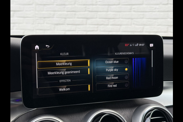 Mercedes-Benz GLC Coupé 300e 4MATIC Business Solution AMG | Trekhaak | MBUX | CarPlay | Camera | LED | 19 inch