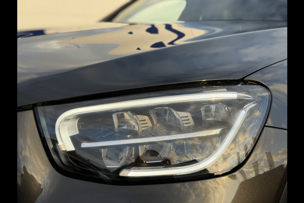 Mercedes-Benz GLC Coupé 300e 4MATIC Business Solution AMG | Trekhaak | MBUX | CarPlay | Camera | LED | 19 inch