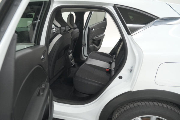 Renault Captur 1.6 E-Tech Plug-in Hybrid 160 Intens | Trekhaak | Camera | Navigatie | Parkeersensoren | Pack Winter