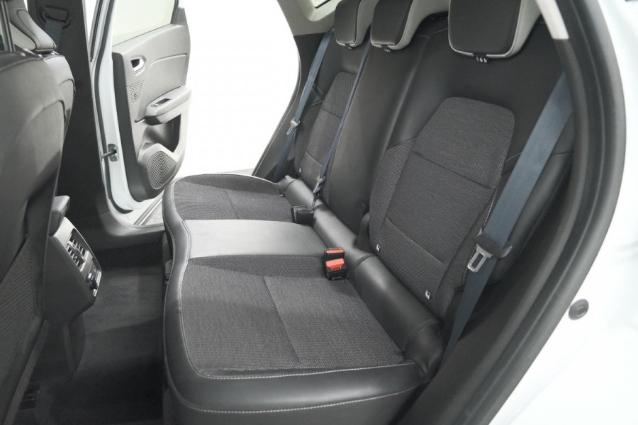 Renault Captur 1.6 E-Tech Plug-in Hybrid 160 Intens | Trekhaak | Camera | Navigatie | Parkeersensoren | Pack Winter