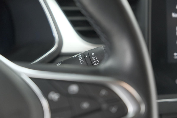 Renault Captur 1.6 E-Tech Plug-in Hybrid 160 Intens | Trekhaak | Camera | Navigatie | Parkeersensoren | Pack Winter