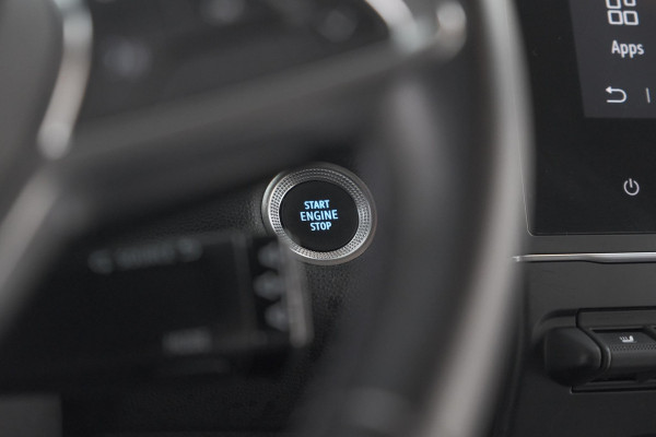 Renault Captur 1.6 E-Tech Plug-in Hybrid 160 Intens | Trekhaak | Camera | Navigatie | Parkeersensoren | Pack Winter