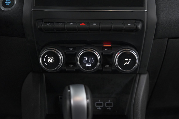 Renault Captur 1.6 E-Tech Plug-in Hybrid 160 Intens | Trekhaak | Camera | Navigatie | Parkeersensoren | Pack Winter