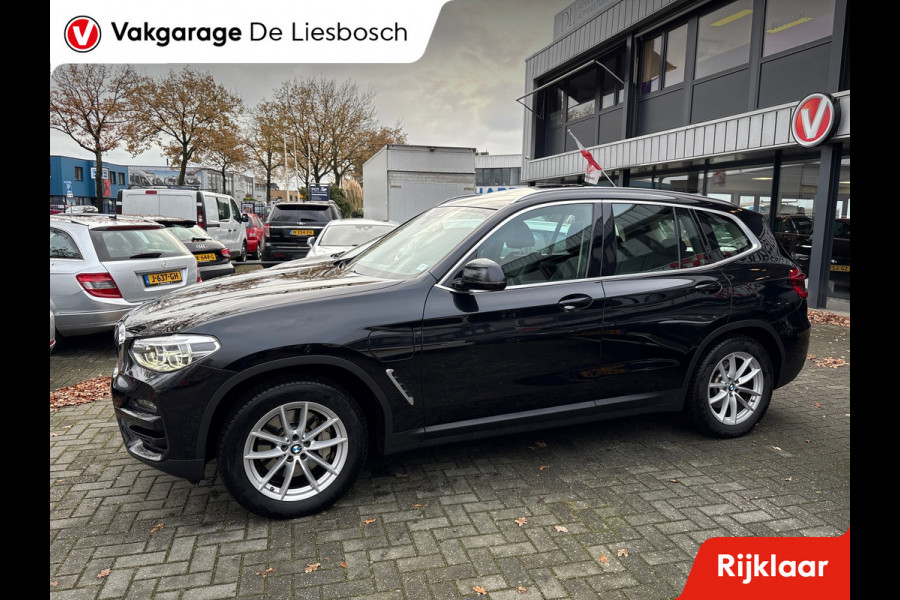 BMW X3 XDrive30e eDrive Edition / Panorama-dak / trekhaak / leder / head-up