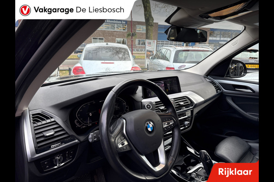 BMW X3 XDrive30e eDrive Edition / Panorama-dak / trekhaak / leder / head-up