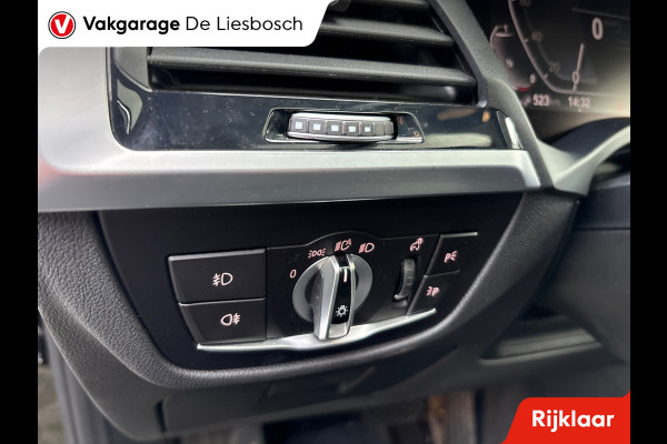 BMW X3 XDrive30e eDrive Edition / Panorama-dak / trekhaak / leder / head-up