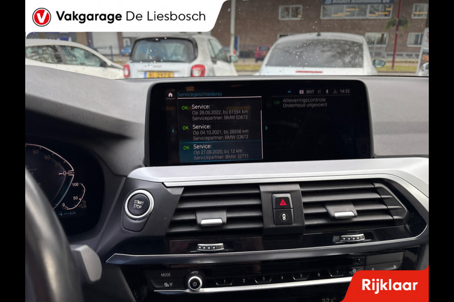 BMW X3 XDrive30e eDrive Edition / Panorama-dak / trekhaak / leder / head-up