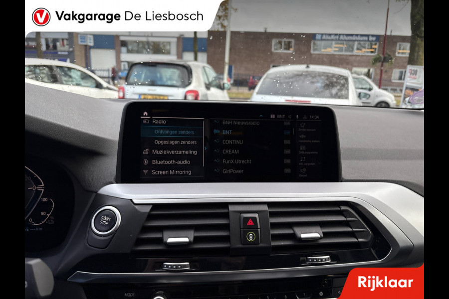 BMW X3 XDrive30e eDrive Edition / Panorama-dak / trekhaak / leder / head-up