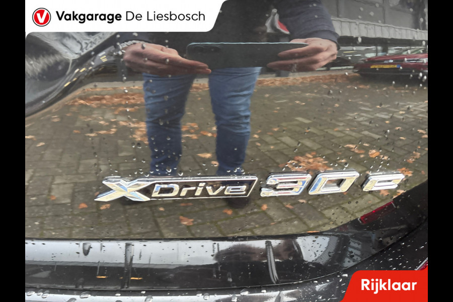 BMW X3 XDrive30e eDrive Edition / Panorama-dak / trekhaak / leder / head-up