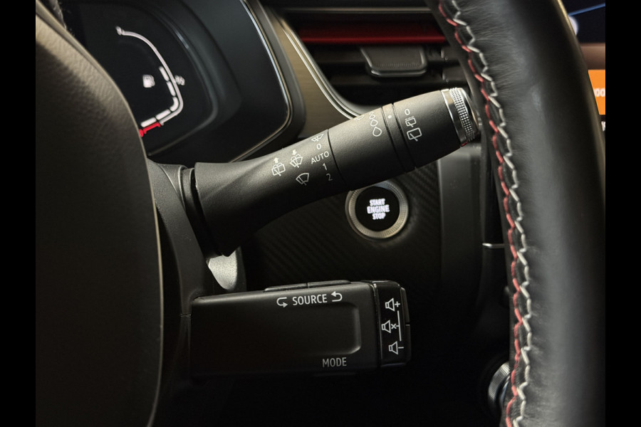 Renault Captur 1.3 TCe 140 R.S. Line | Groot Navi | Trekhaak | 360 | ACC | Stuur & Stoelverwarming | Blindspot | 100% Dealer onderhouden!