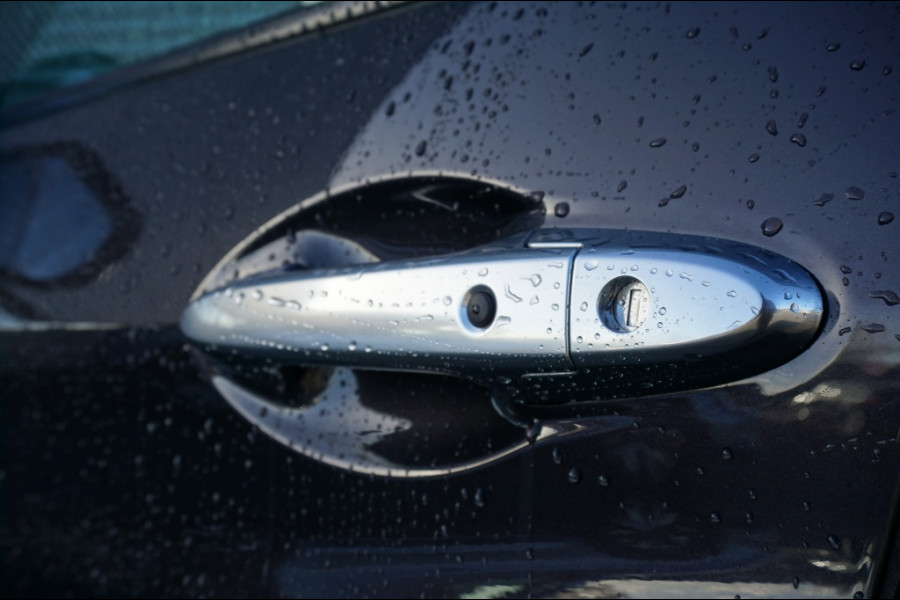 Honda HR-V 1.5 i-VTEC Executive TREKHAAK | PANO | NAVI