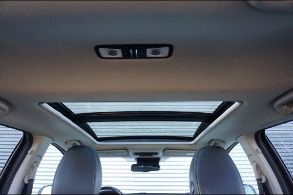 Honda HR-V 1.5 i-VTEC Executive TREKHAAK | PANO | NAVI