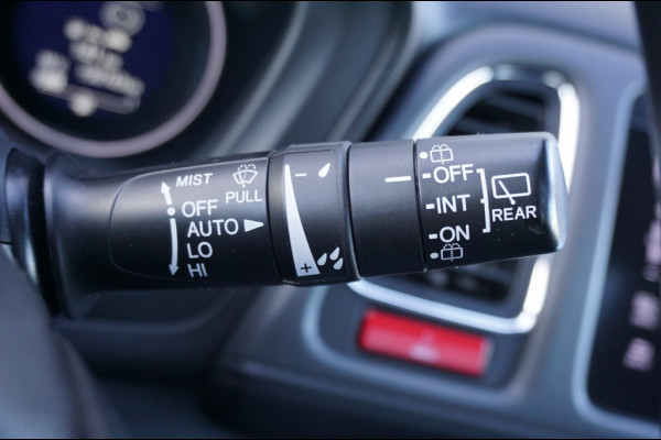 Honda HR-V 1.5 i-VTEC Executive TREKHAAK | PANO | NAVI