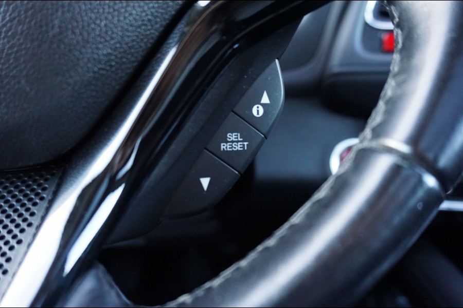 Honda HR-V 1.5 i-VTEC Executive TREKHAAK | PANO | NAVI