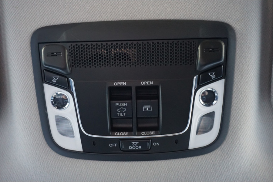 Honda HR-V 1.5 i-VTEC Executive TREKHAAK | PANO | NAVI