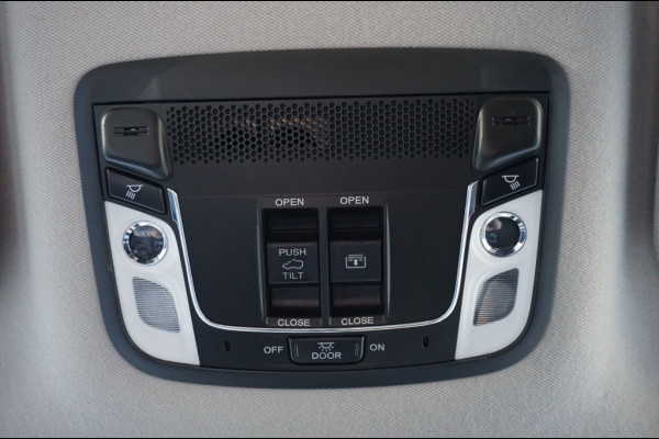 Honda HR-V 1.5 i-VTEC Executive TREKHAAK | PANO | NAVI