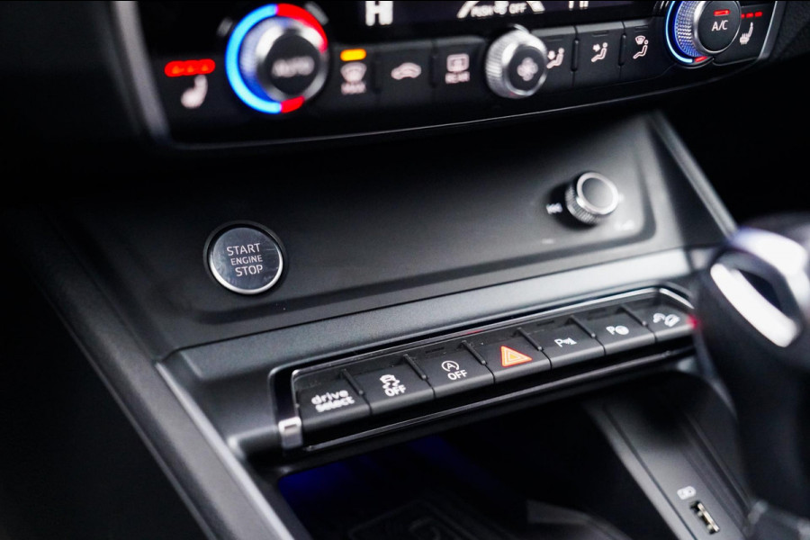 Audi Q3 35 TFSI S Line Pro Line S | 360 Camera | Adaptief Cruise | Voorverwarminginstallatie