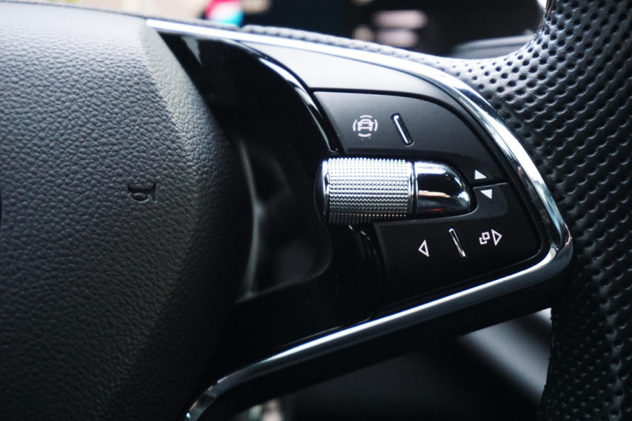 Škoda Octavia 1.0 TSI Sport Business/Trekhaak/17Inch.LMV/ Digitaal Dashboard.