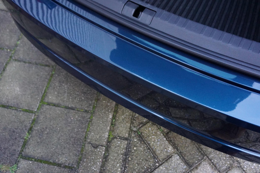 Škoda Octavia 1.0 TSI Sport Business/Trekhaak/17Inch.LMV/ Digitaal Dashboard.