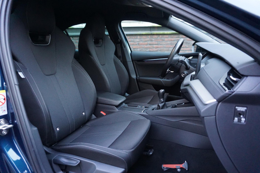 Škoda Octavia 1.0 TSI Sport Business/Trekhaak/17Inch.LMV/ Digitaal Dashboard.