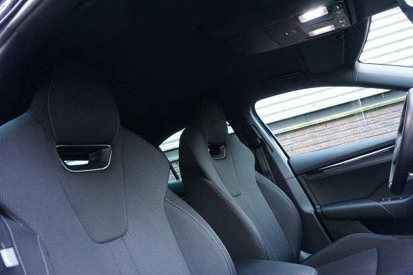 Škoda Octavia 1.0 TSI Sport Business/Trekhaak/17Inch.LMV/ Digitaal Dashboard.