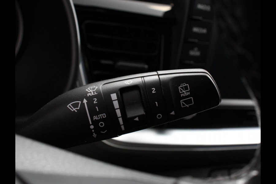 Kia Stonic 1.0 T-GDi 120 PK Automaat Vision | Navigatie | Climate control | Camera | Lane Assist | Cruise Control | Privacy Glass | Lichtmetalen velgen | Stoel-Stuurverwarming
