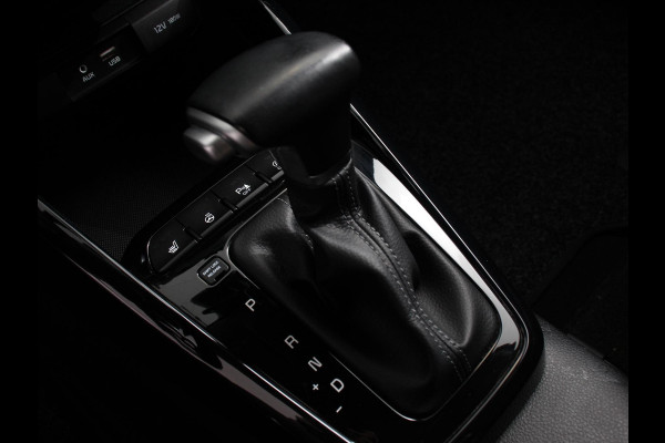 Kia Stonic 1.0 T-GDi 120 PK Automaat Vision | Navigatie | Climate control | Camera | Lane Assist | Cruise Control | Privacy Glass | Lichtmetalen velgen | Stoel-Stuurverwarming