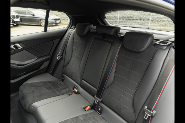 BMW 1-serie M135 xDrive - Pano - Memoryzetels - ACC - Stuurwiel Verwarmd - Head-up