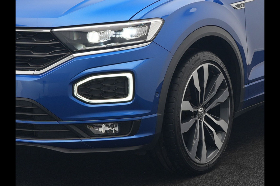 Volkswagen T-Roc 1.5 TSI DSG R-Line 150pk Dealer O.H. | Panodak | Trekhaak Afn. | Camera | Lederen Sportstoelen Verwarmd | Beats Audio | 19"L.M | Virtual | Navigatie | Blis |