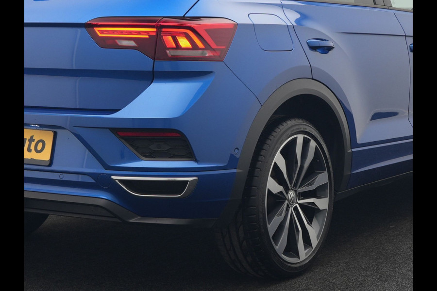 Volkswagen T-Roc 1.5 TSI DSG R-Line 150pk Dealer O.H. | Panodak | Trekhaak Afn. | Camera | Lederen Sportstoelen Verwarmd | Beats Audio | 19"L.M | Virtual | Navigatie | Blis |