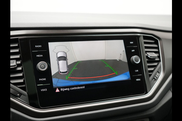 Volkswagen T-Roc 1.5 TSI DSG R-Line 150pk Dealer O.H. | Panodak | Trekhaak Afn. | Camera | Lederen Sportstoelen Verwarmd | Beats Audio | 19"L.M | Virtual | Navigatie | Blis |