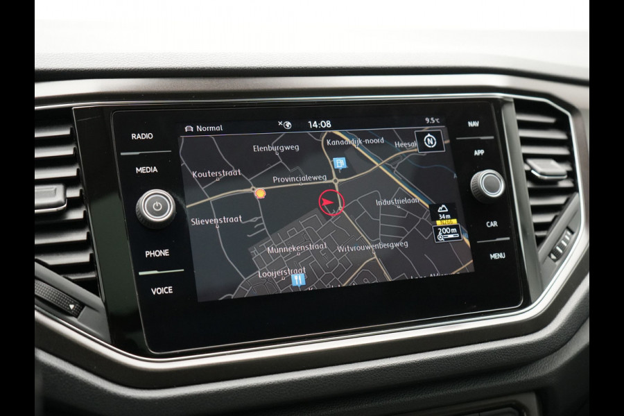 Volkswagen T-Roc 1.5 TSI DSG R-Line 150pk Dealer O.H. | Panodak | Trekhaak Afn. | Camera | Lederen Sportstoelen Verwarmd | Beats Audio | 19"L.M | Virtual | Navigatie | Blis |